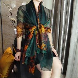 女明星海边纱巾照,浪漫演绎夏日风情
