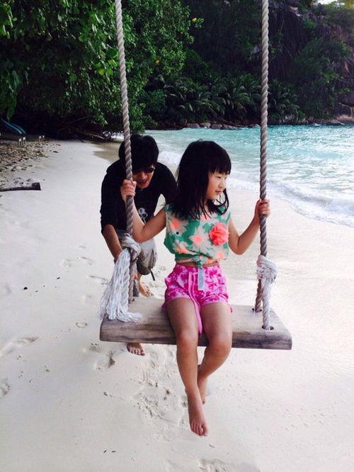 和老公荡秋千,与老公共享的温馨瞬间