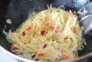 酸辣土豆丝视频教学,家常美食制作教程